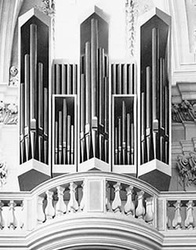 Die Chororgel im Querschiff
